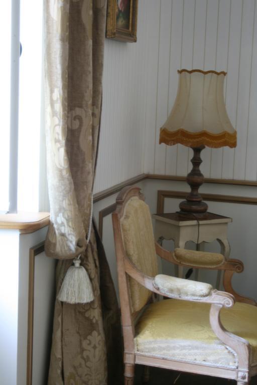 Gentilhommiere Eaux Bleues Bed & Breakfast Ecot-la Combe ภายนอก รูปภาพ